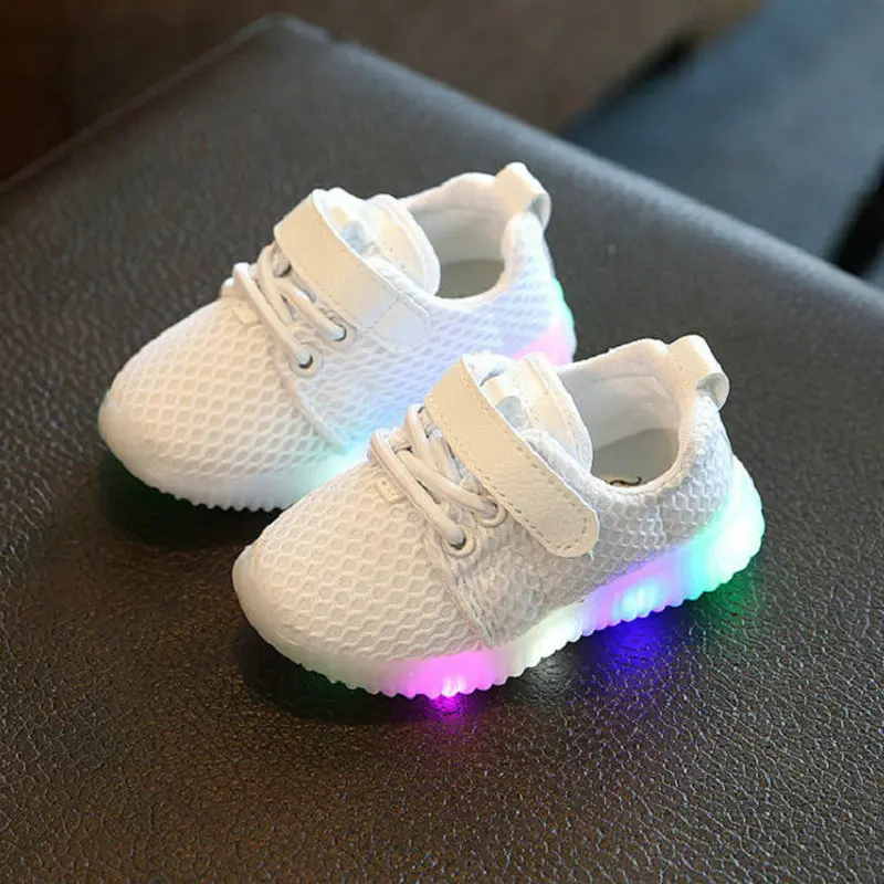 Image New Fashion Child Spring Casual Shoes Flash LED Light Up Sneakers Cocount Luminous Glowing Boots Toddlers Boys Girls Sport Shoes