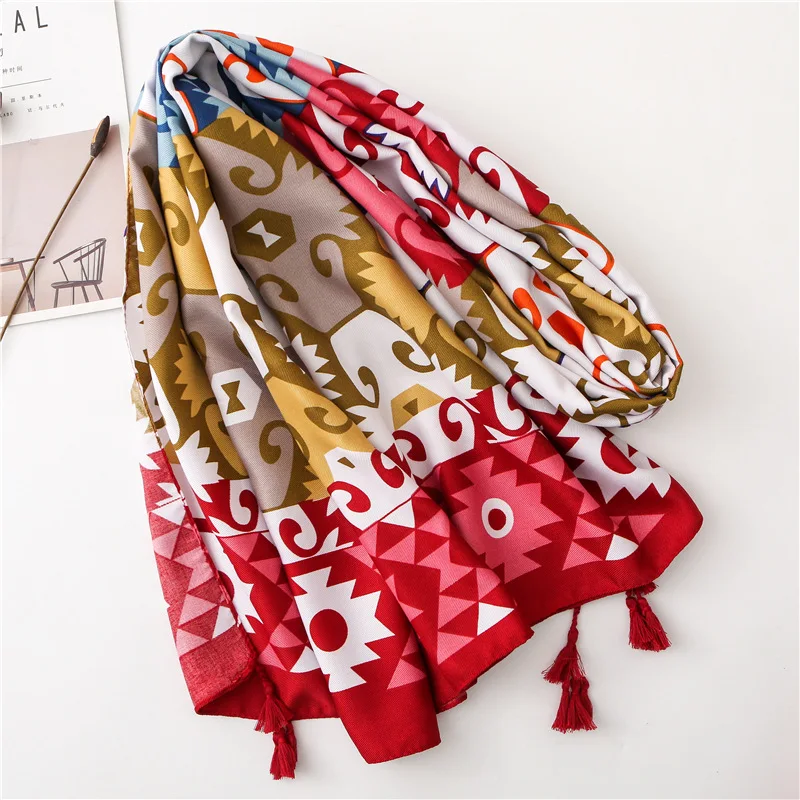 10872450445_906224695