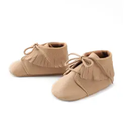 Маленьких обувь новорожденных кроватки обувь против скольжения пинетки первые шаги модные Для мальчиков и девочек moccs весна-осень челнока
