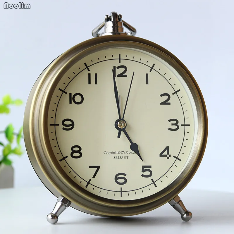 

Digital Alarm Clock Creative Fashion Simple Mute Round Metal Portable Bedside Clock European Home Living Room Table Decoration