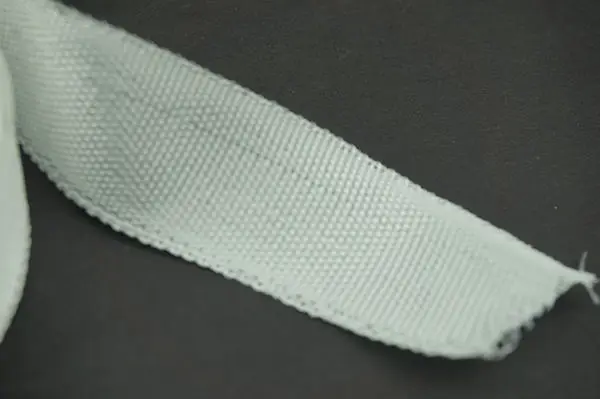 Free Shipping Fiberglass Cloth Tape Glass Fiber Mesh Joint Tape Plain Weave E-Glass 25mmx15m ► Photo 3/4