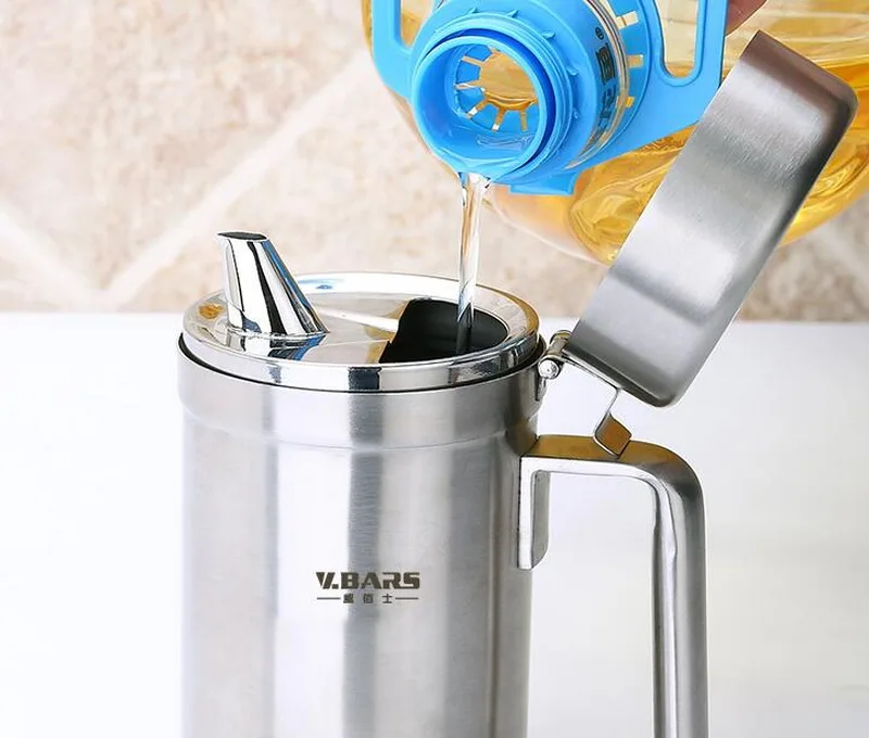 Metal oil bottle stainless steel kitchen oil bottle proof vinegar pot seasoning
