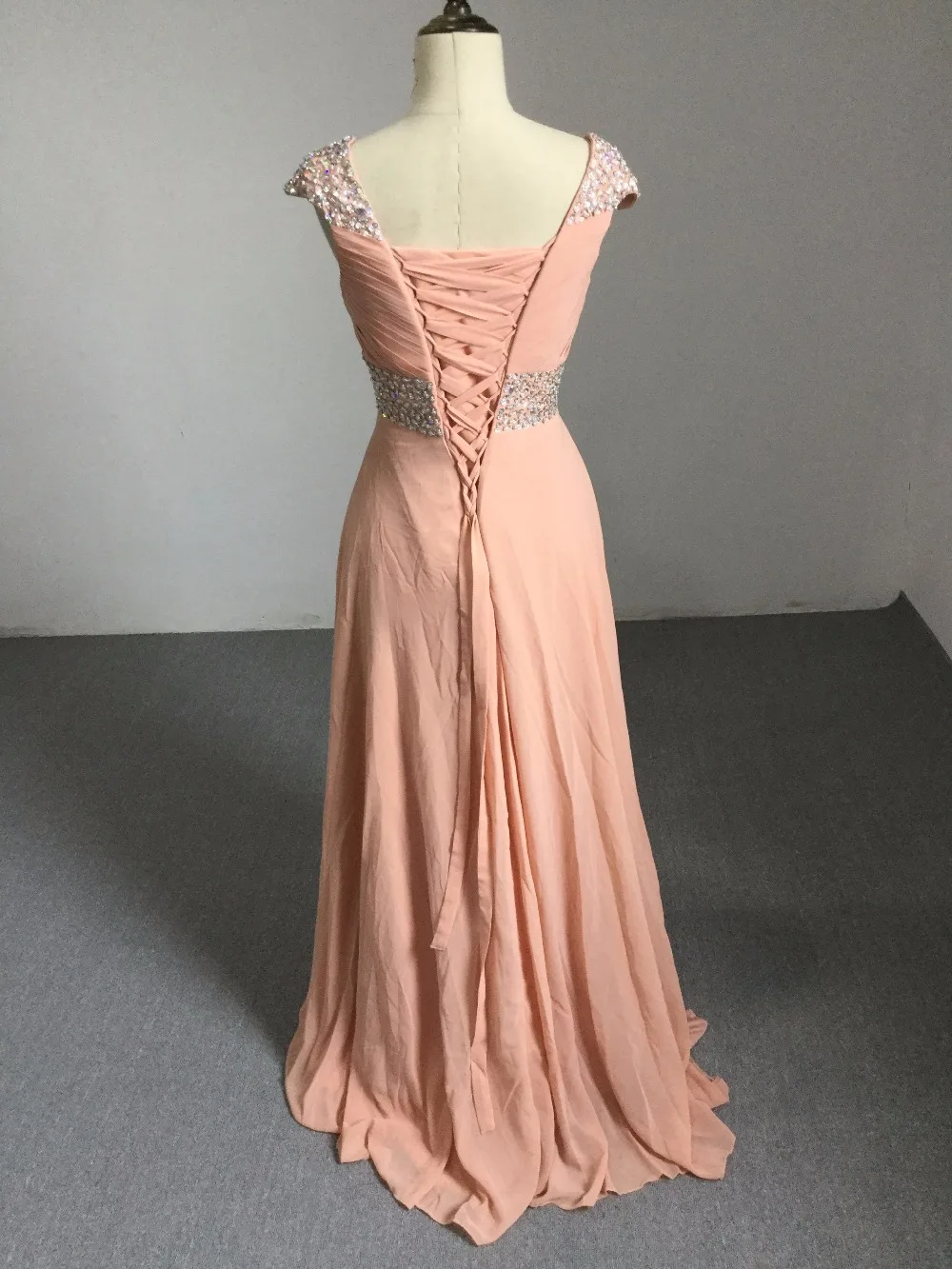 Rosa de pessego com contas robe блестd'honneur longue Блестки из бисера Плиссированные Длинные персиковые Свадебные платья для гостей