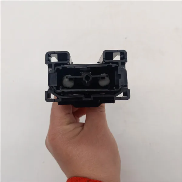 85207-48070 RH (1)