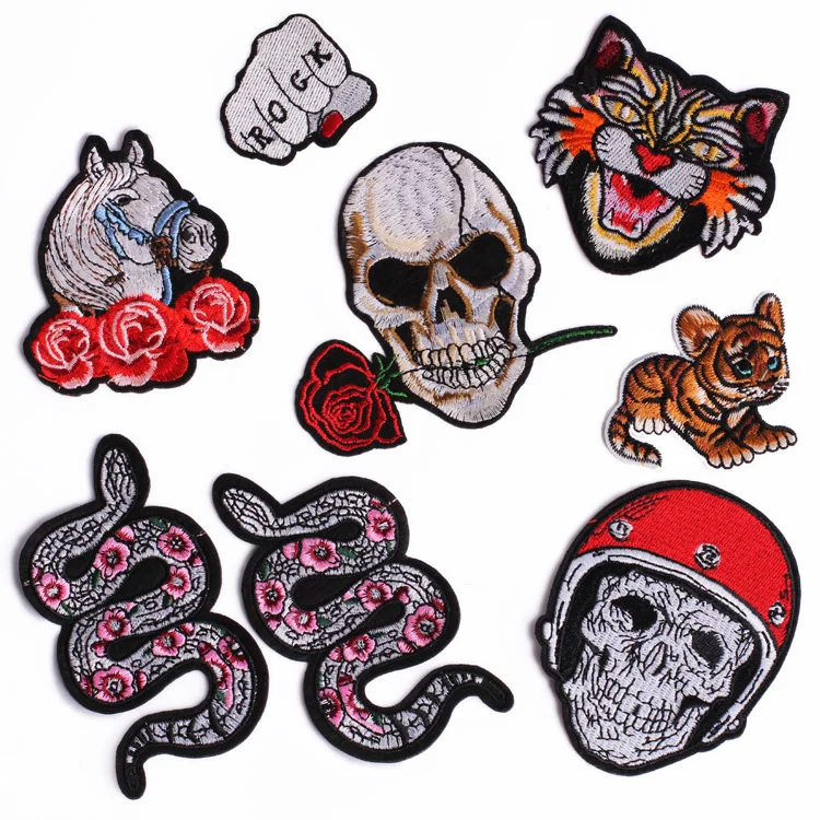 

8Pcs/lot New Cute TIger Cool Skull Snake Animal Embroidery Patches Decoration Iron on Green Applique for Clothing DIY Accessory