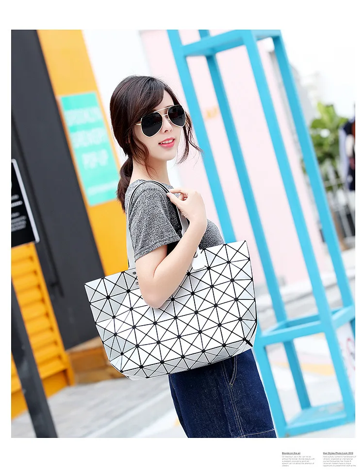 ZYJ Deformable Women Laser Geometry Quilted Plaid Pearlescent Handbag Shoulder Bags Casual Sequins Lattice Foldable Tote Bag (7)