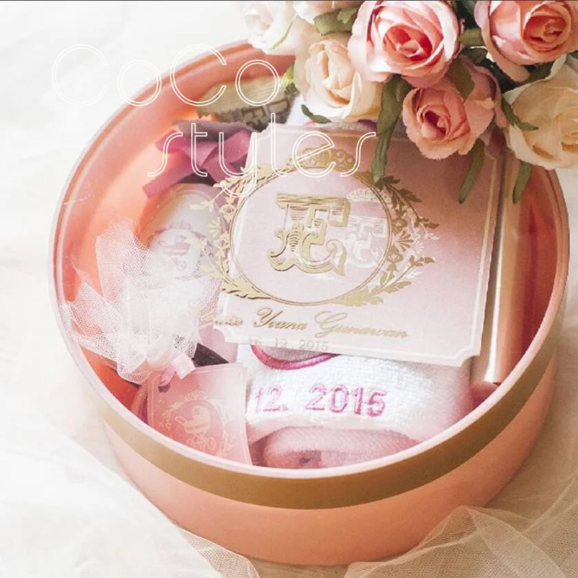 

Cocostyles custom design blank elegant baby pink velvet round hardcover gift box with ribbon for luxury wedding