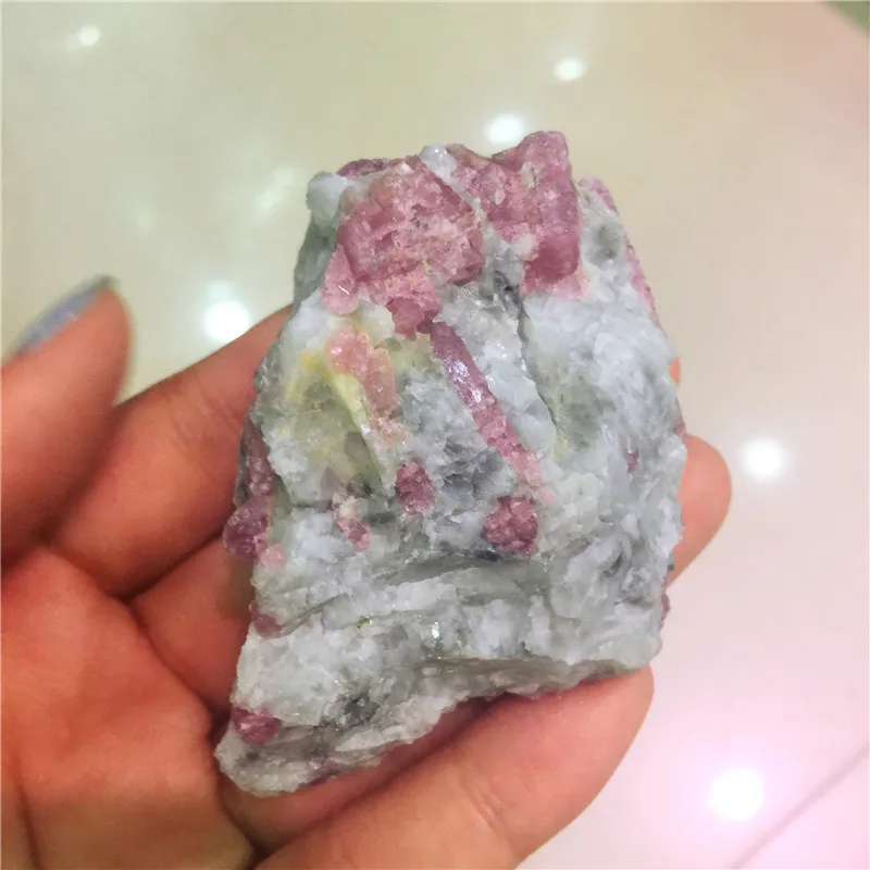 Натуральный сырой красный турмалин кристалл драгоценный камень грубой кварцевый камень хрусталя для украшения
