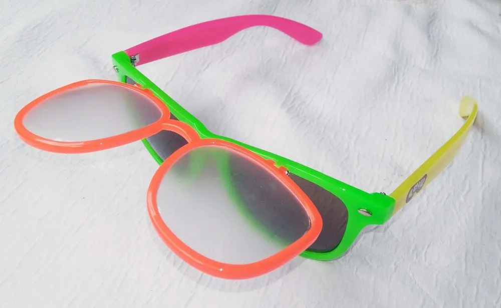 

Glow in the dark flip up novelty toys glasses with fireworks lens