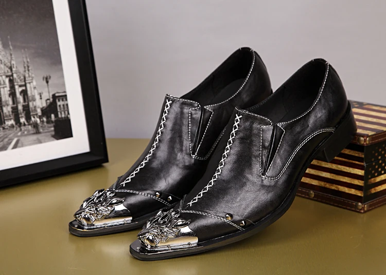 

Black Genuine Leather Formal Men Shoes Fashion Rivet Men Dress Shoes Business Oxford Shoes For Men Metal Decor Wedding Shoes Men
