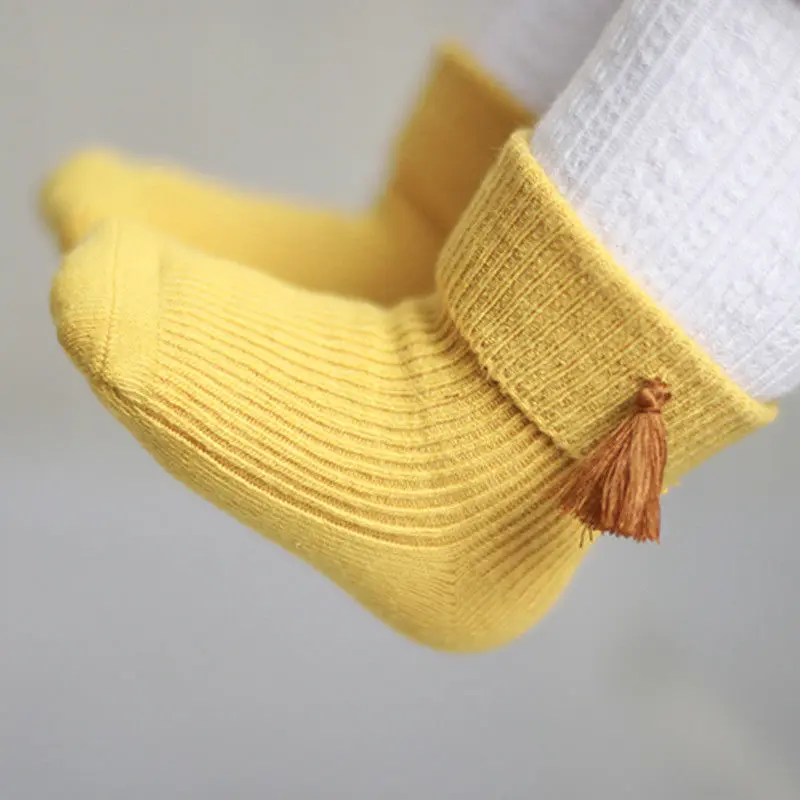 Новые брендовые носки с кисточками для новорожденных девочек теплые хлопковые короткие носки однотонные носки для маленьких детей От 0 до 4 лет - Цвет: Цвет: желтый