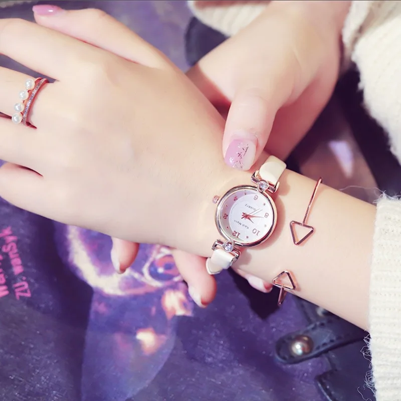 

Exquisite girls small watches women fashion casual diamond wristwatch female student college style soft leather watch girls gift