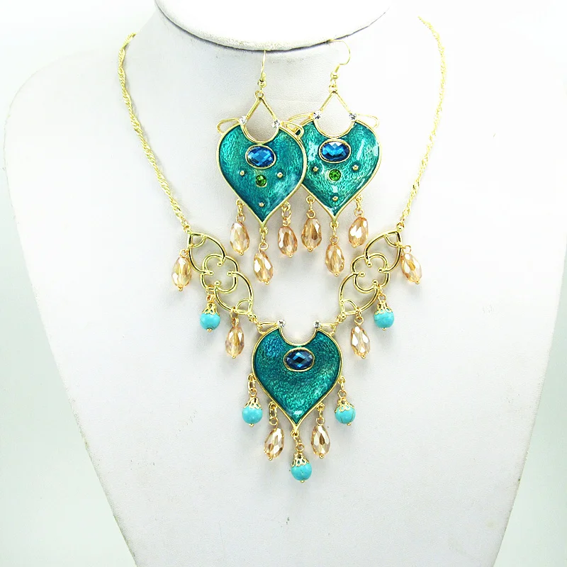 2019 New Aladdin Cosplay resin Pendants Princess Jasmine Necklace Women