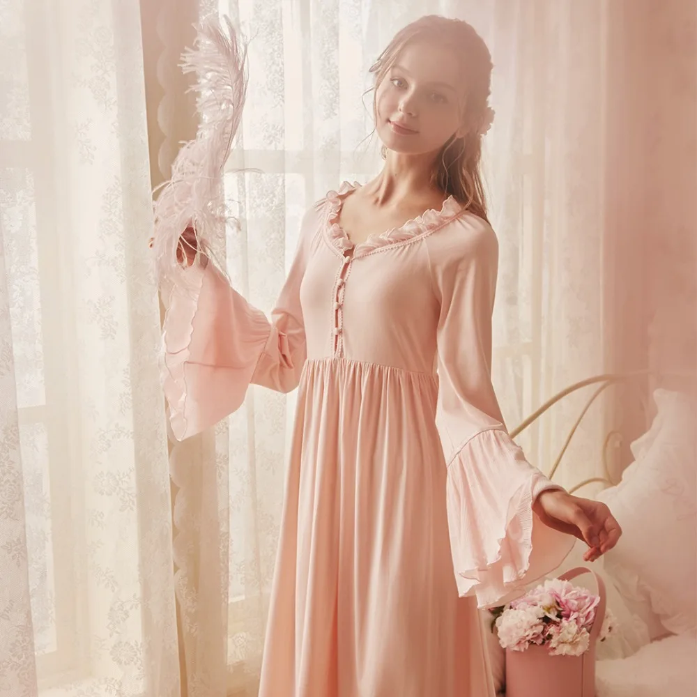 

Free Shipping 2018 New Fall Princess Women's Long Pink and White Nightgown Cotton Nihgtshirt Ruffles Pijamas roupao feminino
