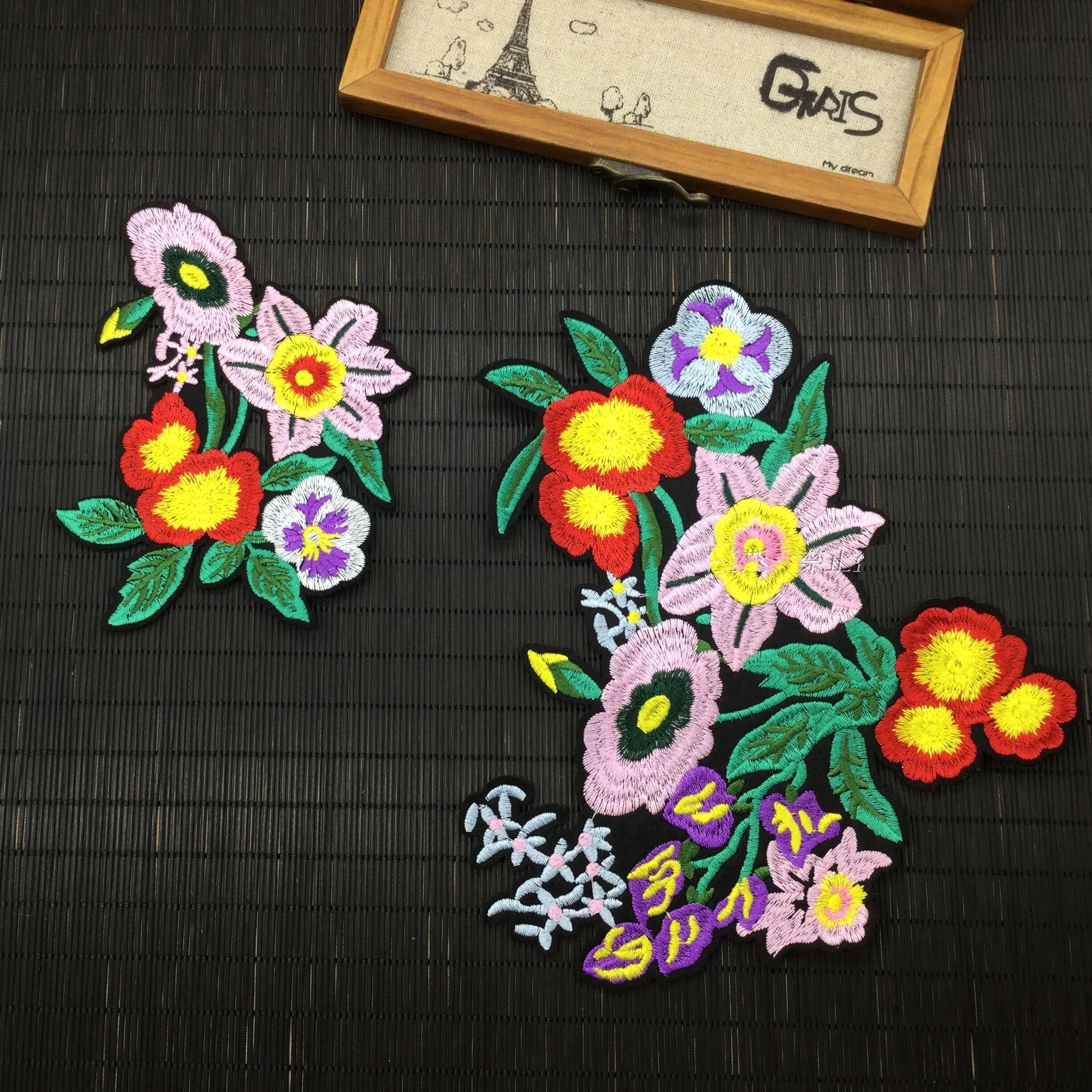 flower 2pcs applique patches vintage embroidered badge fabric patch