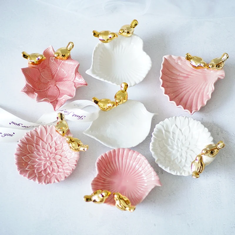 

Nordic Ins Handmade Bird Ceramic Jewelry Dish Snack Candy Dish Ring Bracelet Storage Tray Home Ashtray Bathroom Decoration Craft