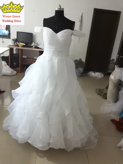 nuevo una línea de color blanco colmenas del organza vestido de