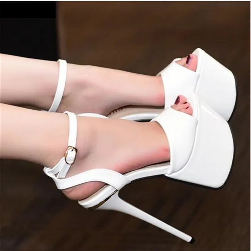 

Shoes women 2019 new Europe and the United States catwalk club patent leather high heel sexy sandals heels 17 cm heels catwalk