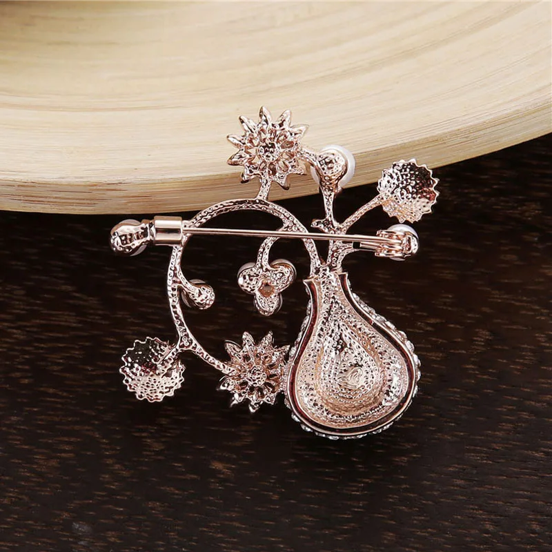 TDQUEEN Crystal Flower Brooches and Pins for Women Silver Plated Metal Big Waterdrop Crystal Pearl Brooch for Wedding Invitation (5)