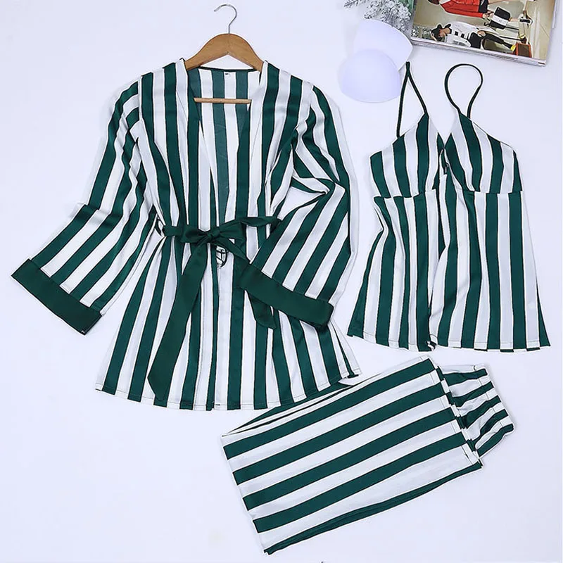 Green stripes Летние пижамы Для женщин пижамы наборы Домашняя одежда из 3 предметов: полосатой пикантные Для женщин пижамы рубашки+ халат+ штаны Женская пижама 2XL - Цвет: Green stripes