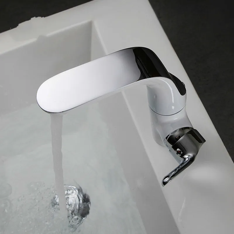 

A1 Washbasin in the lower basin wash basin faucet copper can be rotated hot and cold basin faucet LU5117