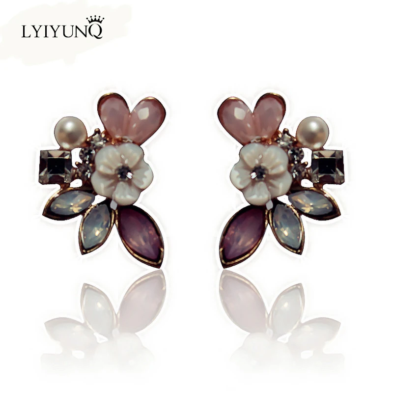 Luxurious Flower Stud Earrings Translucent Crystal and Synthetic Pearl With Fashion Earrings