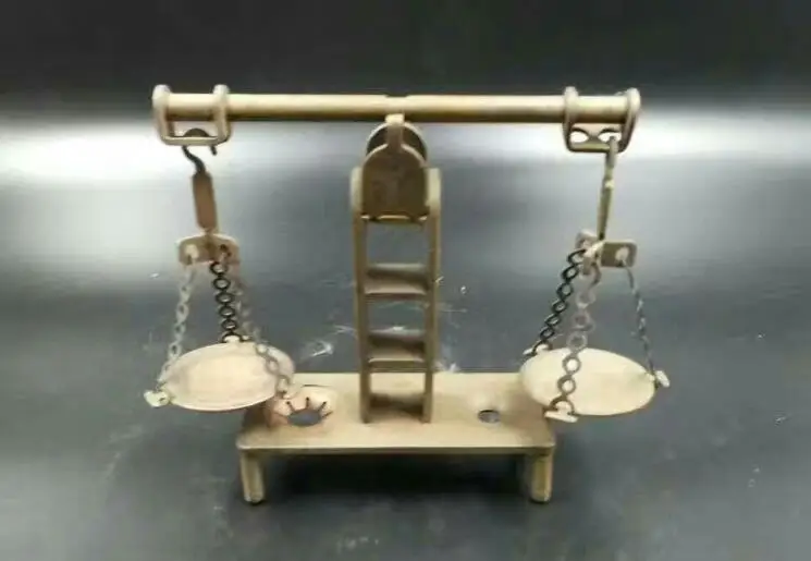 

The old copper melted down to make old balance old patina flavor Brass Handicrafts folk collection