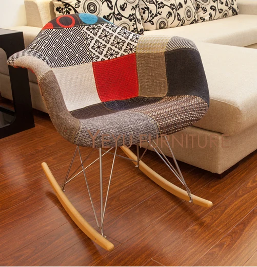 Moderno e minimalista design patchwork tessuto sedia a dondolo morbida copertina patchwork rocker popolare soggiorno per il tempo libero sedia a ... Sedia a dondolo design