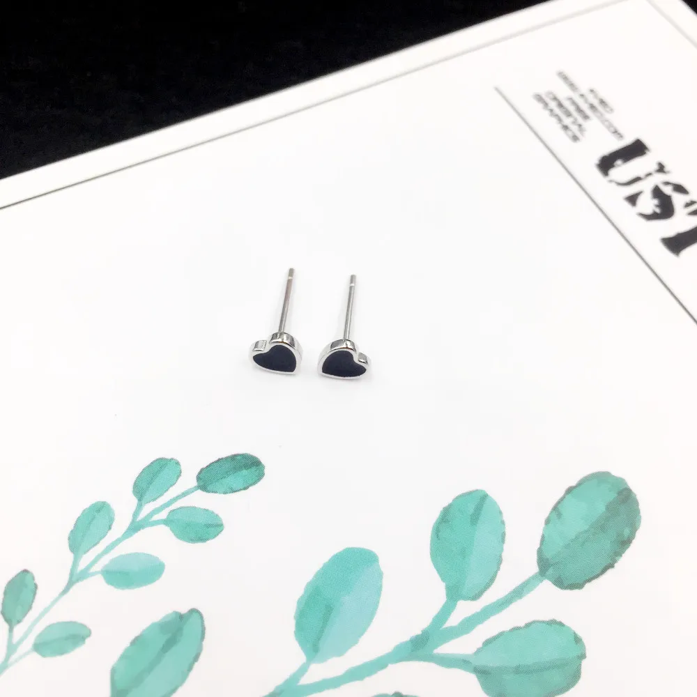 

Wholesale 925 Sterling Silver Fashion Jewelry Romantic Cute Tiny Love Heart Stud Earrings Gift for Women Girls Lady Wedding