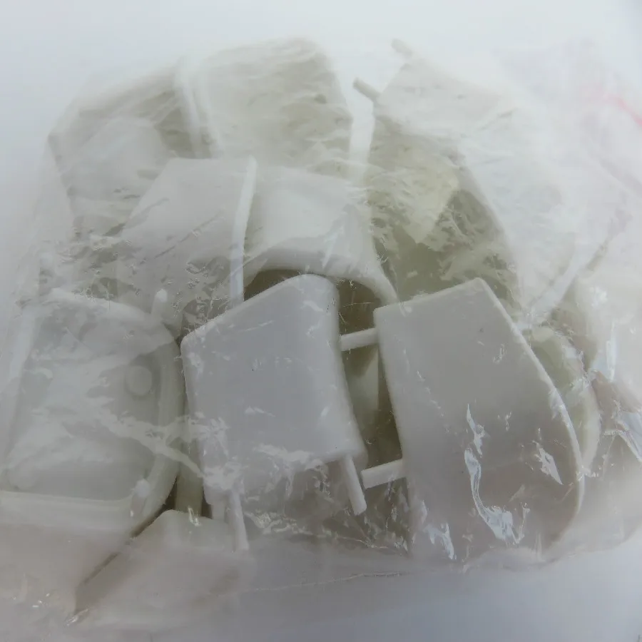 scale sofa white plastic furniture (7)