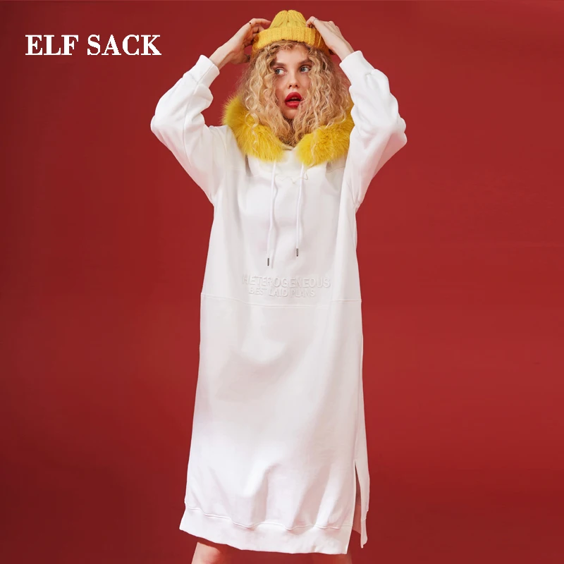 Женское платье Толстовка ELFSACK белое однотонное с меховым воротником длинные
