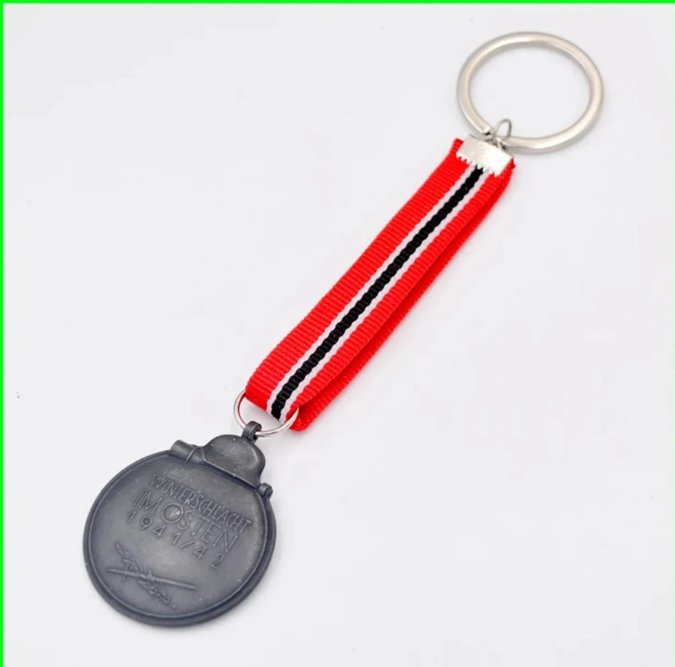 WWII mini iron cross badges German medal key chain ring with box Drop shipping - Цвет: Бургундия