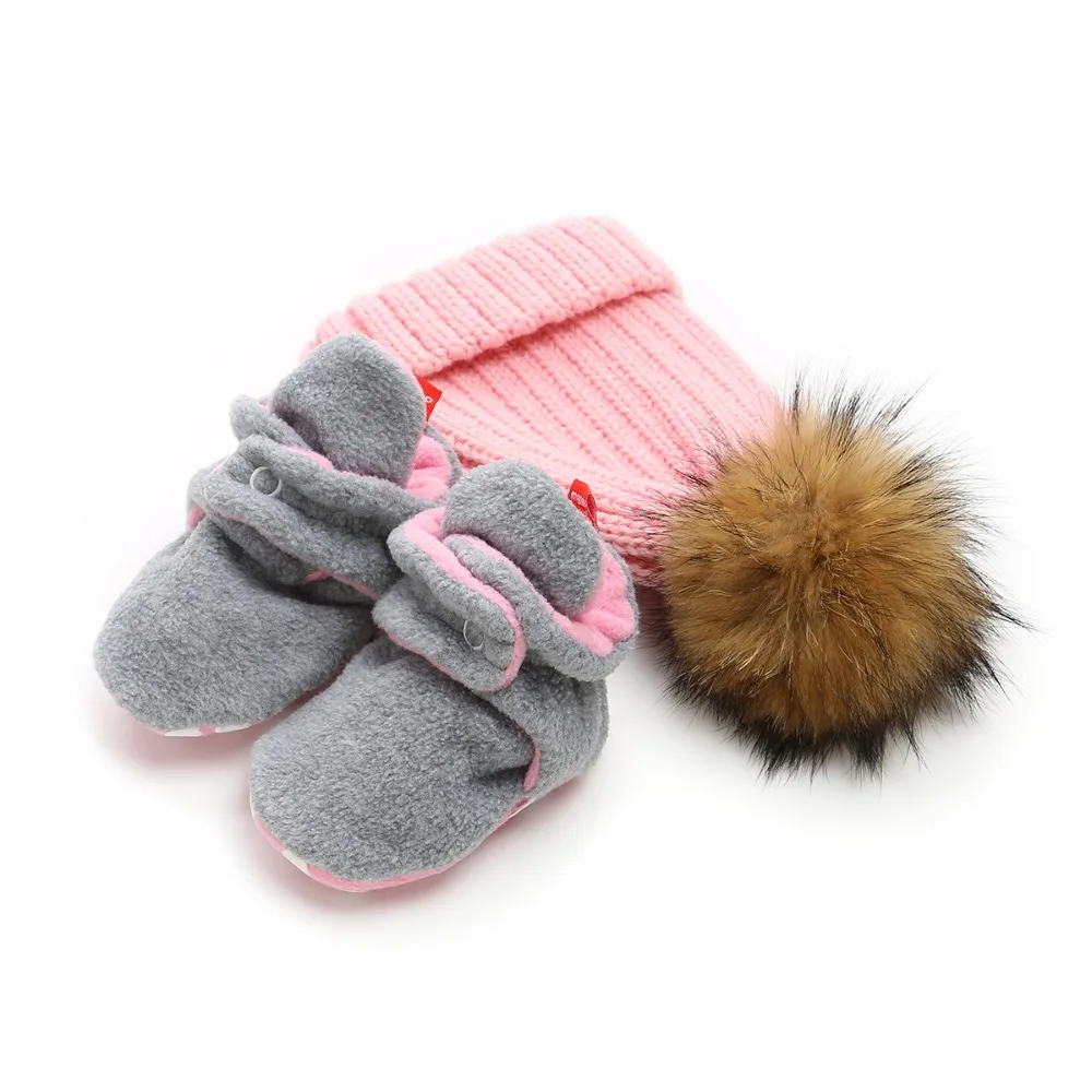 

Delebao 2018 New Design Cotton Fluff Crib Shoes Winter Baby Shoes & Baby Hat Sets Soft Sole Toddler Baby Shoes