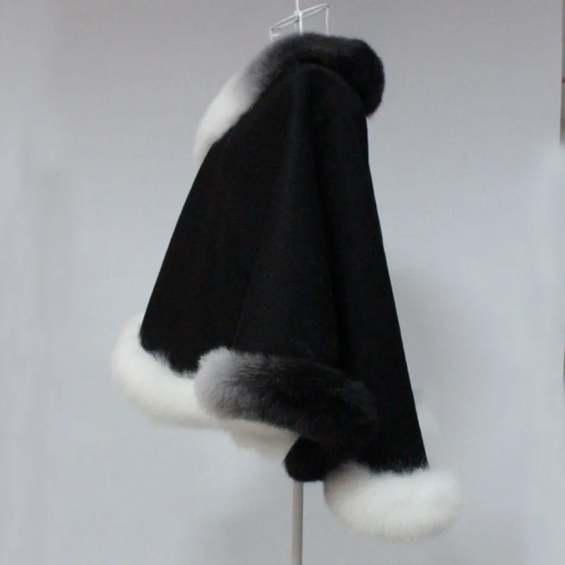 Рисунок 3 - Женская окрашенная шаль SC01