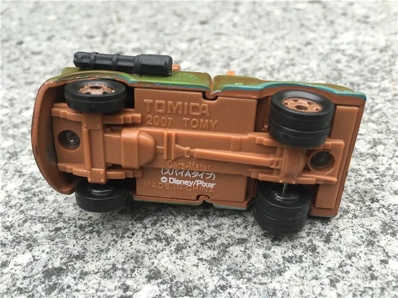 Игрушечный автомобиль Tomy Tomica Disney Pixar с металлическим корпусом|Наземный