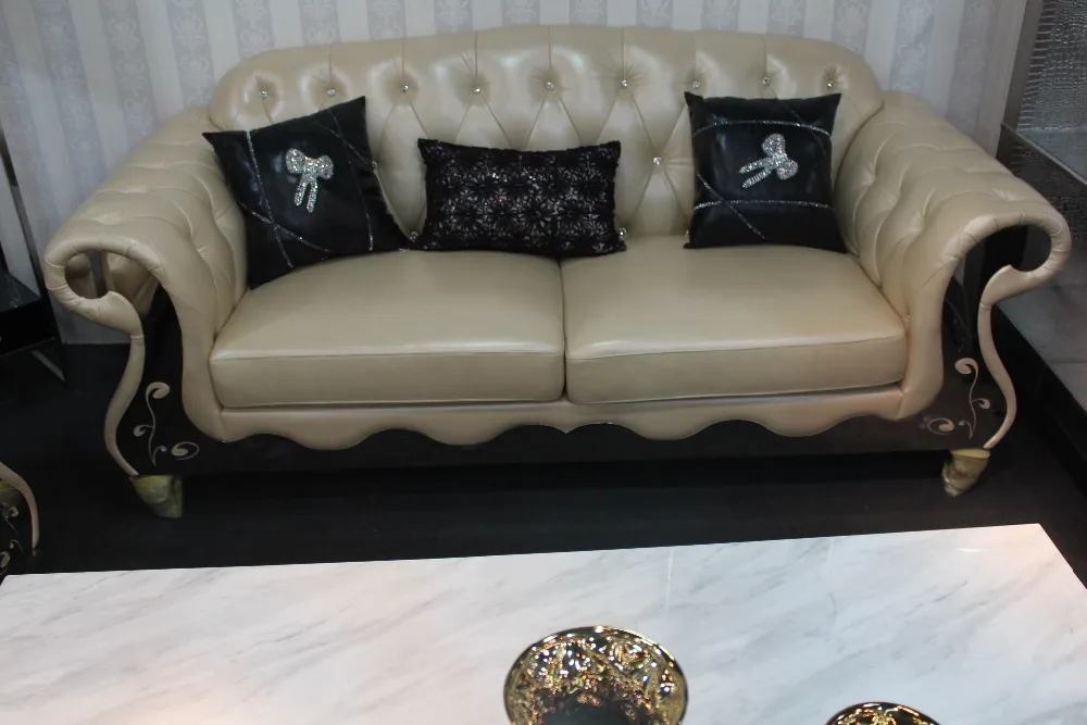 Desainer hitam mengkilap atas dinilai nyata kulit sofa Desainer hitam mengkilap atas dinilai nyata kulit sofa