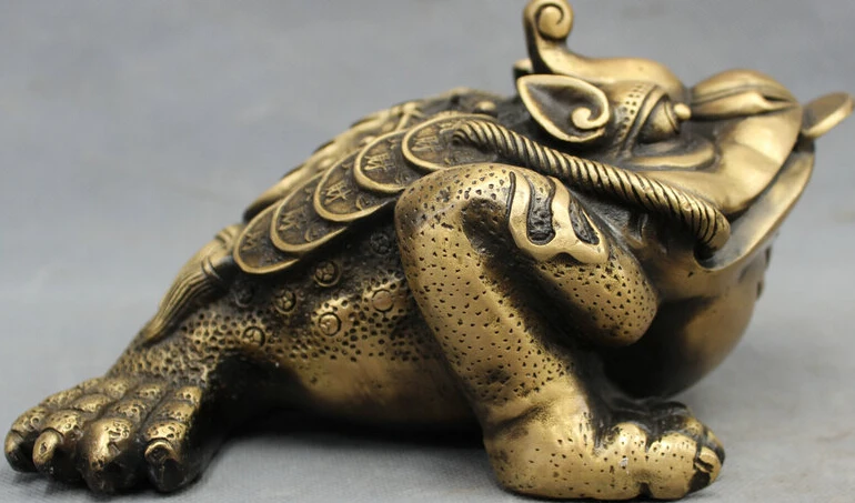 

JP S62 Chinese Bronze FengShui Wealth Coin Jump Hoptoad Toad Statue Animals Figurine B0403