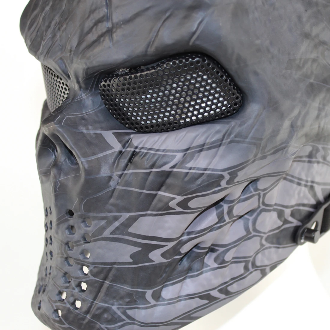 

Surwish Iron Blood Skull Mask Tactical Mask for Nerf/for Airsoft/ for Wargame Halloween Dancing Party