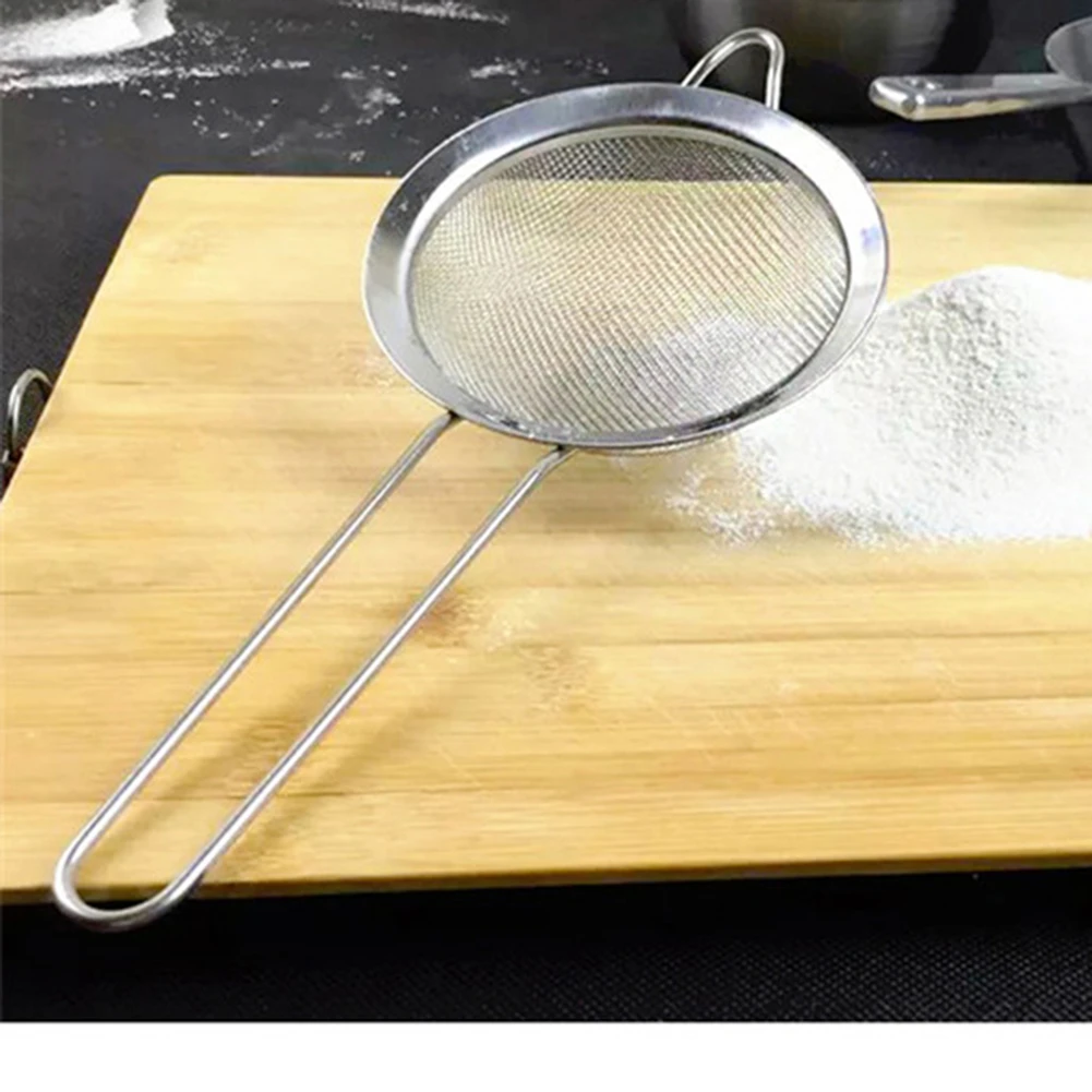 

Stainless Steel Kitchen Flour Handheld Screen Mesh Flour Screen Mesh Strainer Flour Sieve Oil Strainer Colander