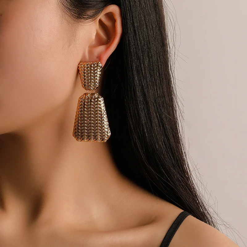 

Women exaggerated earrings fashion wave pattern trapezoidal simple earrings punk style ladies jewelry accessories