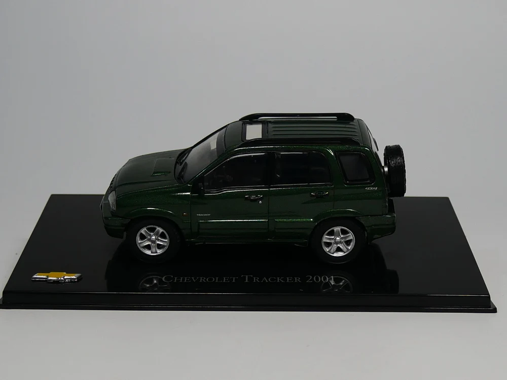 Ixo 1:43 Chevrolet трекер 2001 литья под давлением модель автомобиля| |
