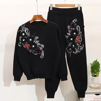 

High Quality 2018 Women Autumn Knitted Set Fashion Floral Embroidery Beadings Sweater And Pants Suits Women 2 Pieces Sets WS123