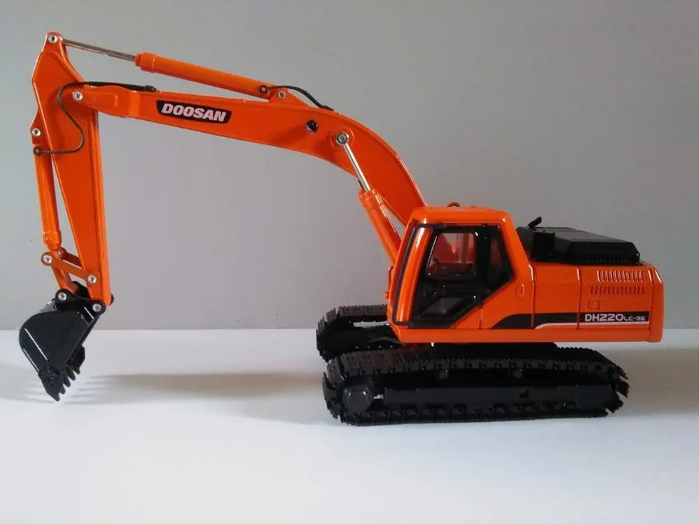Литая модель игрушечного украшения 1:40 Doosan DH220LC 9E гидравлические экскаваторы
