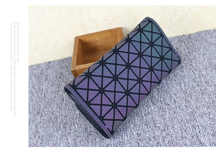 ZYJ Luminous Women Geometry Quilted Plaid Long Wallets 3 Folds Laser Dazzle Colour Girls Zipper Sequins Clutch Wallet Purse Bag (19)
