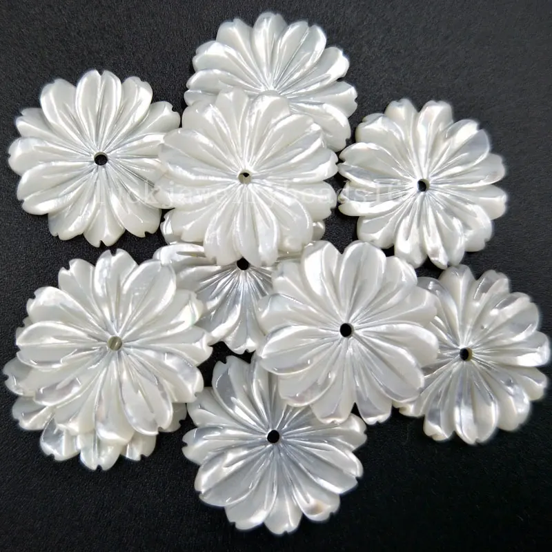 

10pcs Wholesale Free Shipping 20mm Beautiful White Black Mother of pearl Shell Art Flower wommen Pendant Bead MC4818