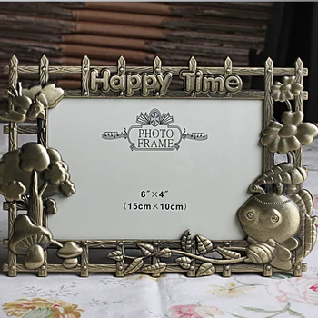 

Hot Selling Newest 6 "Metallic Frame Retro Letter Photo Frame Live Photo Home Study Office Decoration Gift Picture Desktop Frame