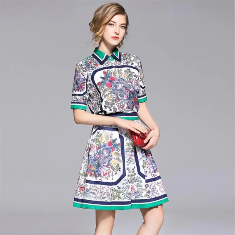European women's wear 2018 The new summer With short sleeves lapel Stripe edge Floral print shirt + Pleated skirt  printing suit