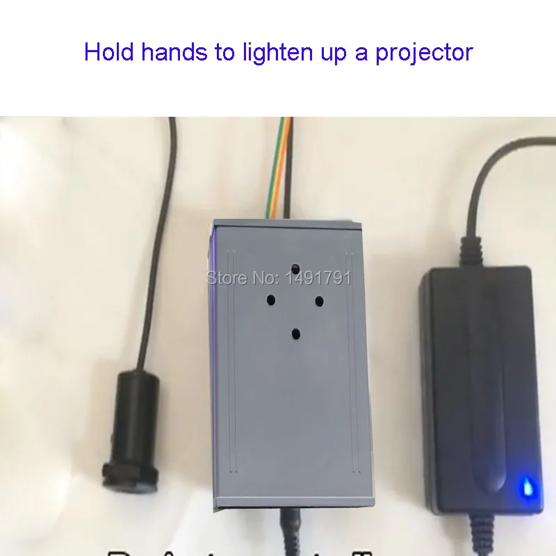 hold hands to lighten up a projectorprop (532)