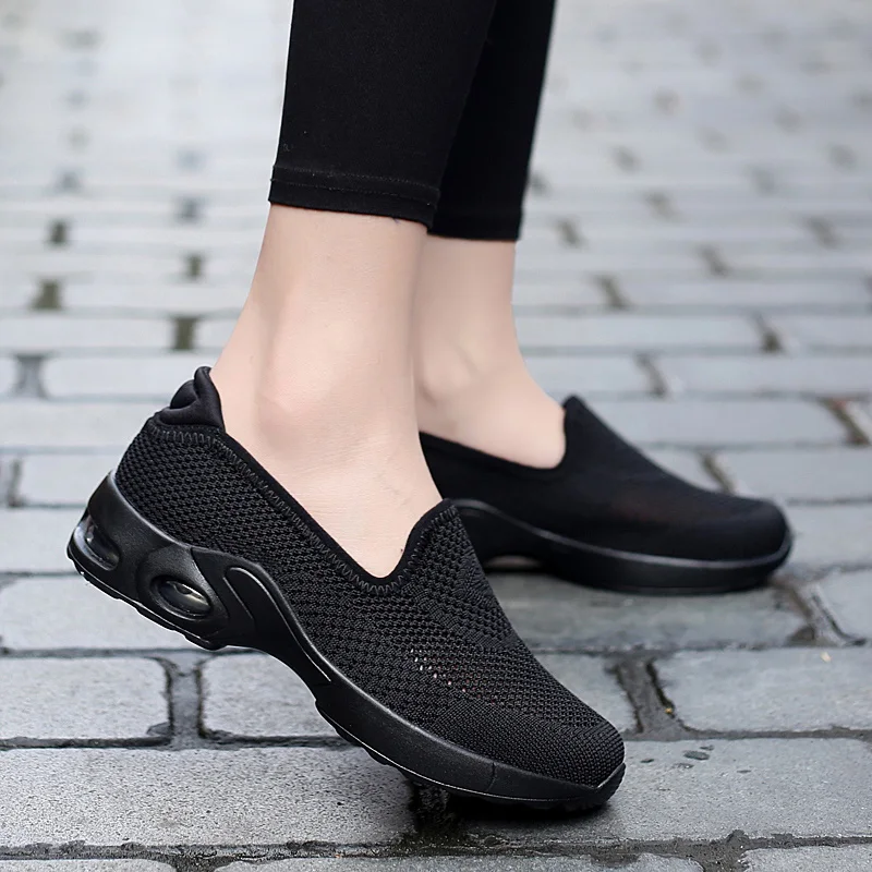 Женские теннисные туфли дышащие летающие тканевые кроссовки удобная спортивная