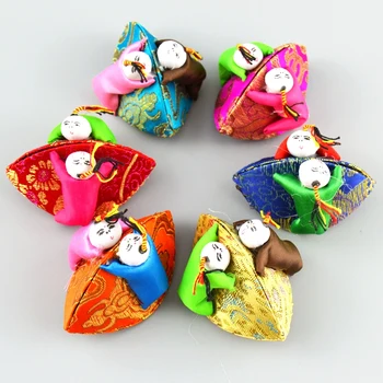 

Cute Child Chinese Mini Gift Box Shell Christmas Candy Box Party Favor Box Coin Collection Storage Case Handmade Cloth Packaging